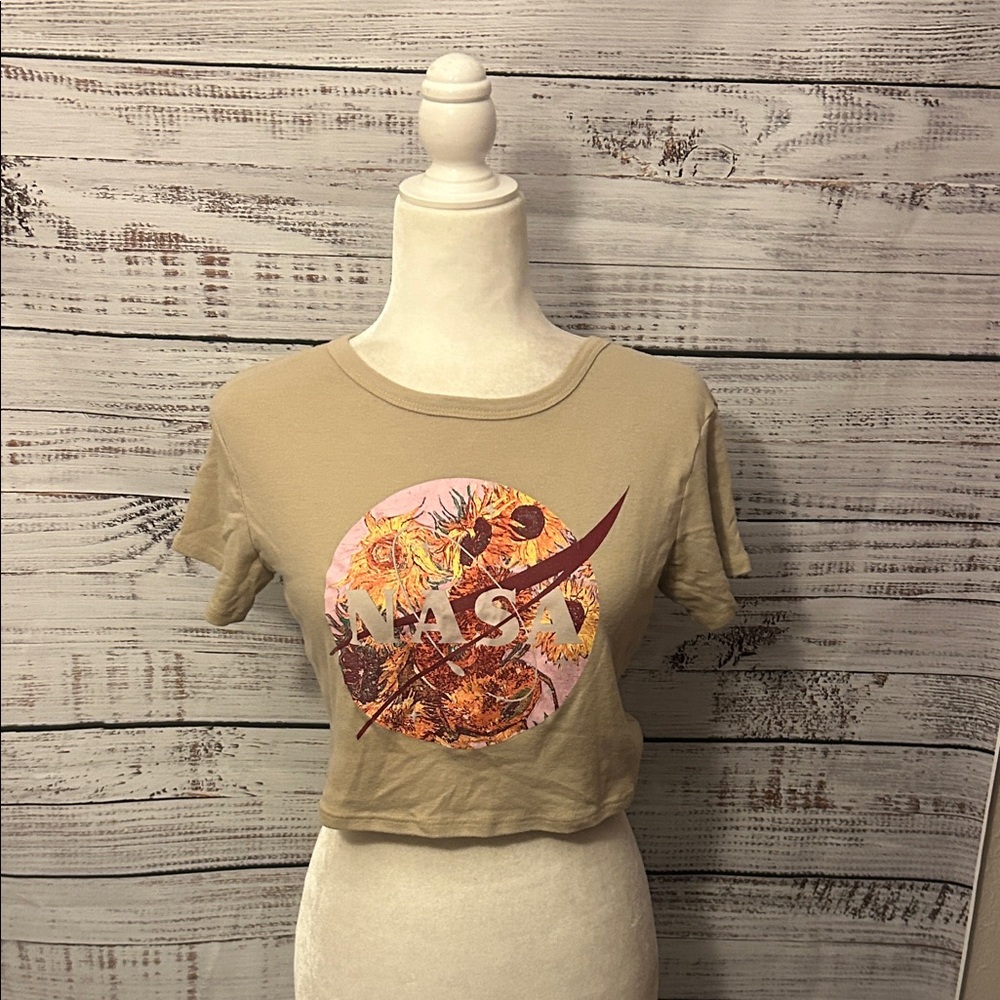 Fifth Sun Tan NASA Graphic Crop Top size large
